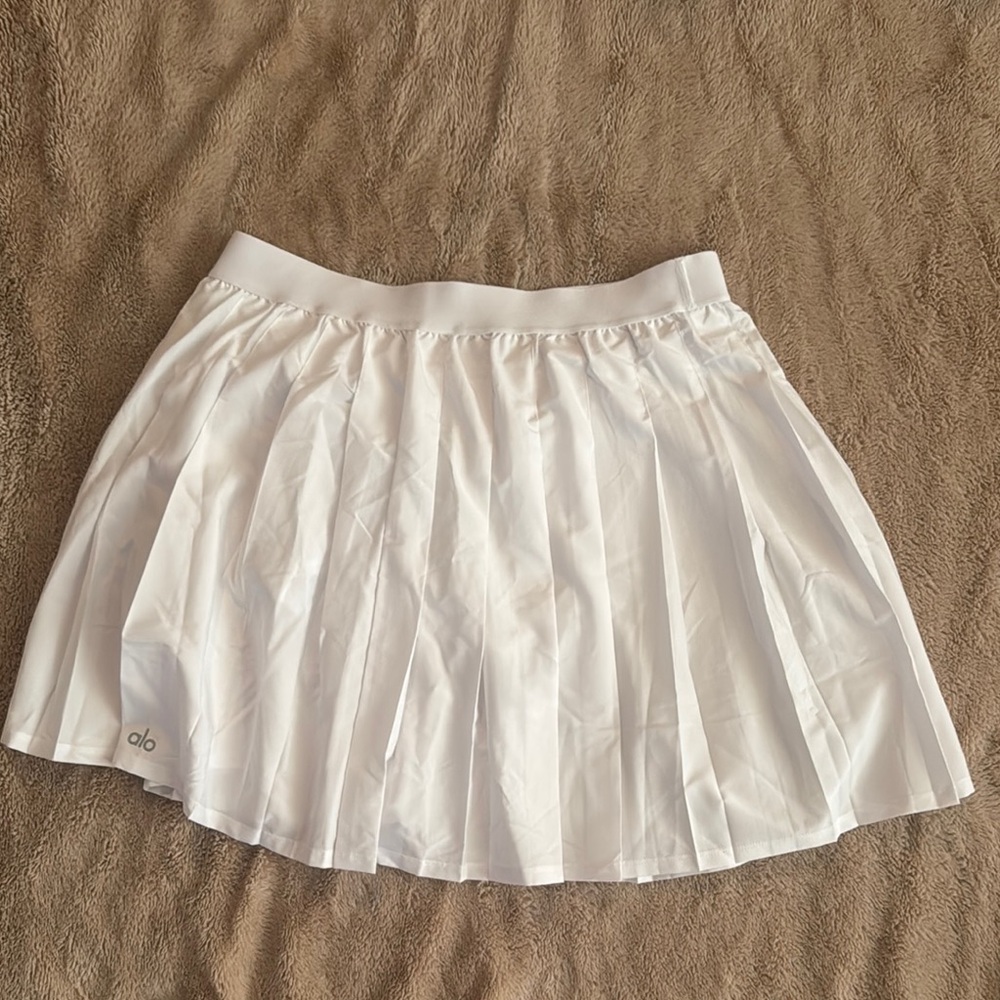 Like new Alo yoga skirt